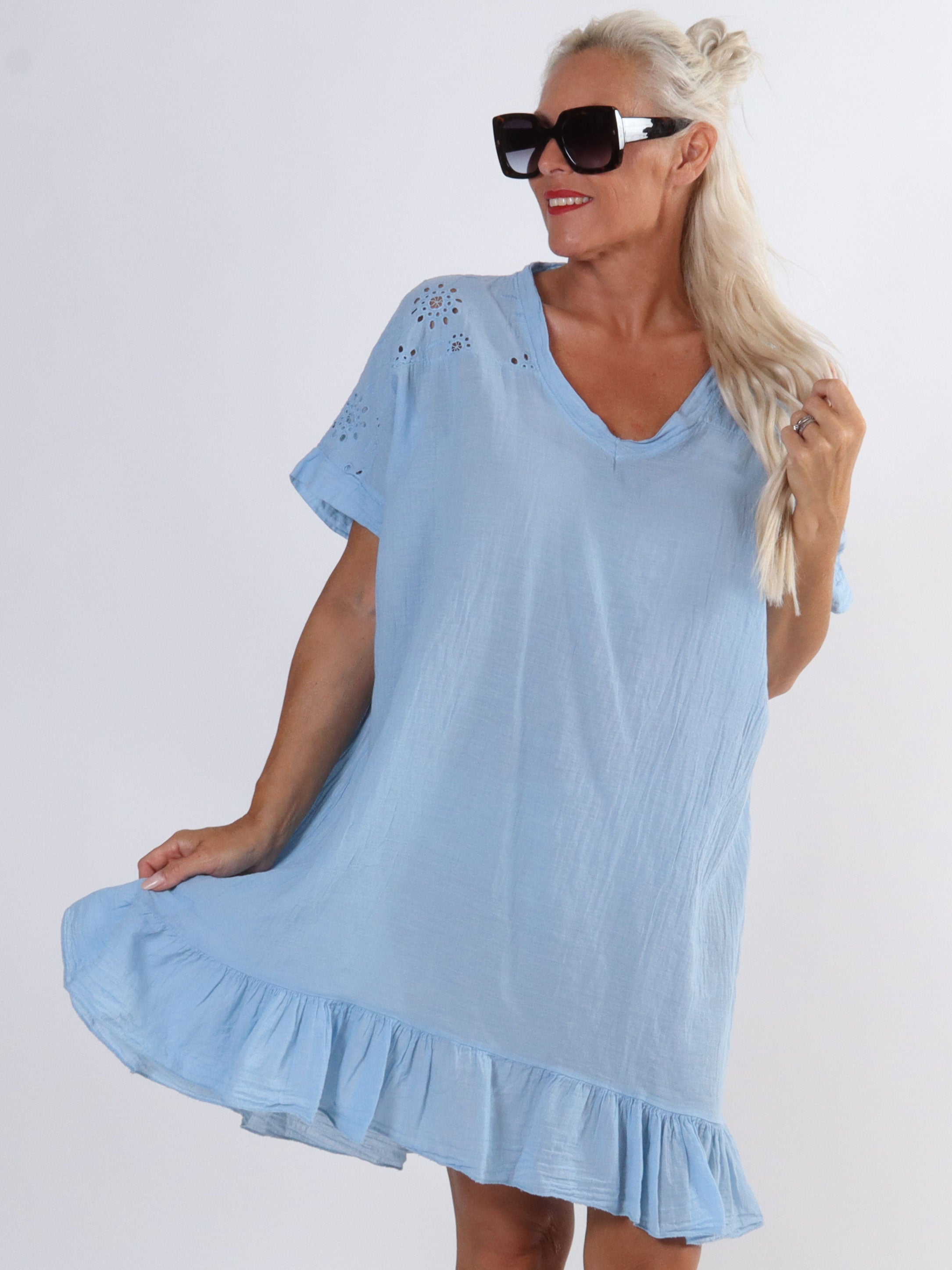 Bine - Simpel plus size kjole med broderie anglaise